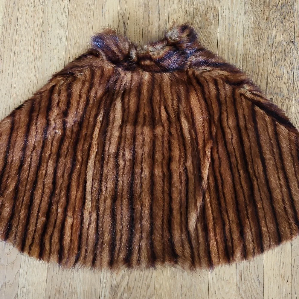 Real Fur Cape OS